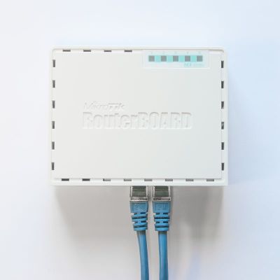 MikroTik RB750Gr3 hEX 5-Port GbE Dual-Core Desktop Router USB microSD